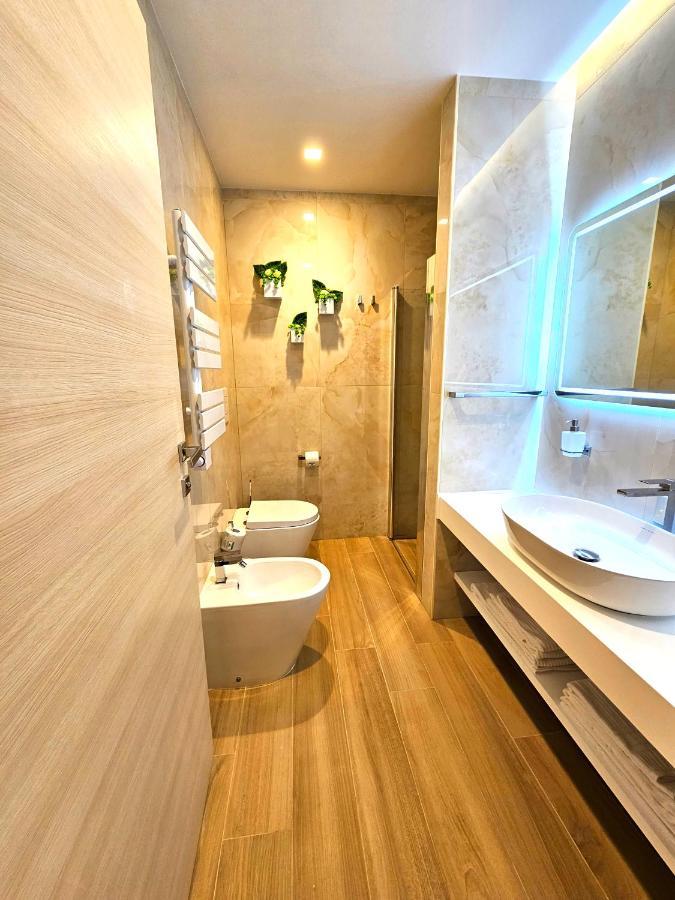 Astoria Supreme - Modern Boutique Bed & Breakfast